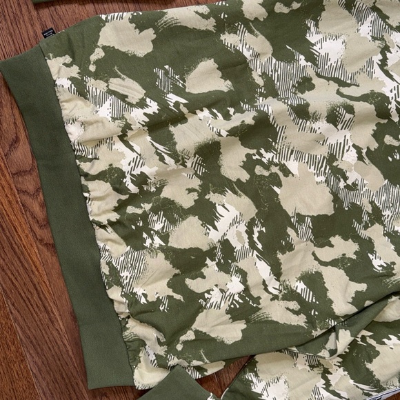PUMA Olive and Cream Camouflage Hoodie Sweatshirt Camo Pack AOP Taping on Sleeve - Picture 10 of 10